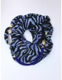 Sciarpa pashmina in viscosa con collana di pietre dure e cristalli