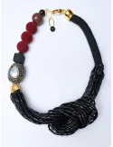 Black short necklace with bordeaux velvet pearls